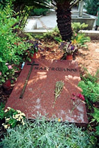 Marcello Mastroianni's gravestone