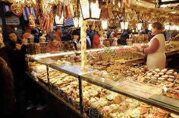 A Lebkuchen shop in the Munchen country fair 