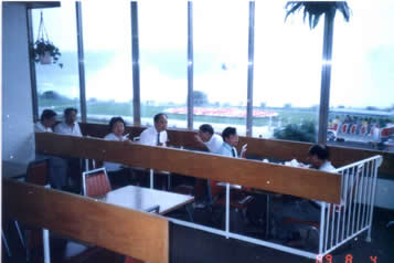 1989.8.4.ӰϵϴٲʱѾʱ,ץʱ.ѾԶԶɼٲˮ